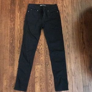 Black Levi’s High Rise Jeans